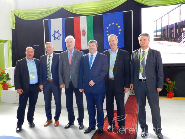 Tama raktárcsarnok átadó ünnepség 03